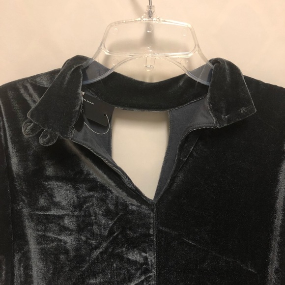 β€οΈ πHPπ Tart Keyhole Crushed Velvet Blouse - Picture 8 of 8